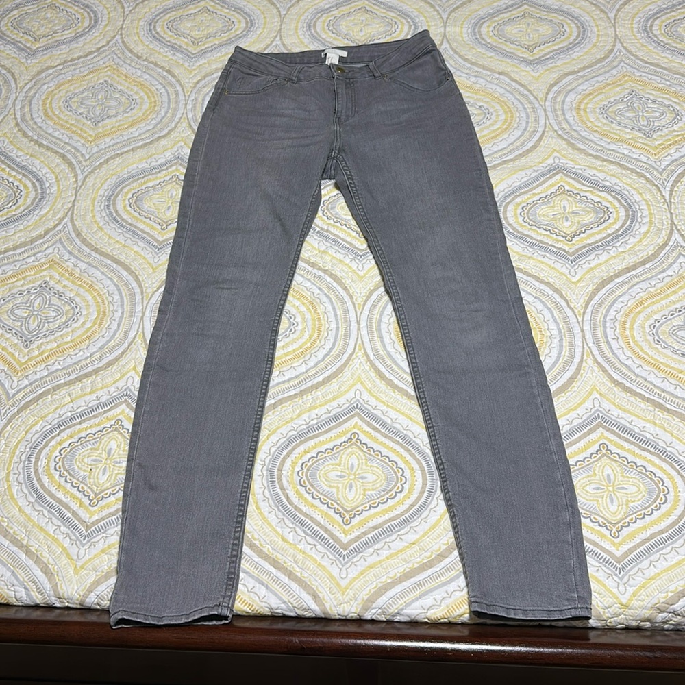 H&M gray mid-rise skinny jeans size 8